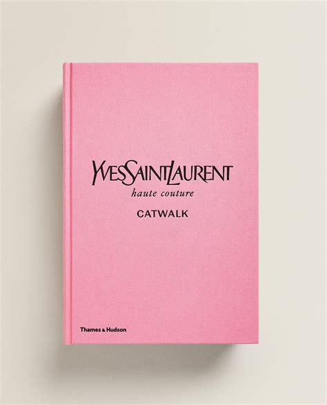 yves saint laurent libro marzo 2010|Yves Saint Laurent Tapa dura – 3 abril 2010 .